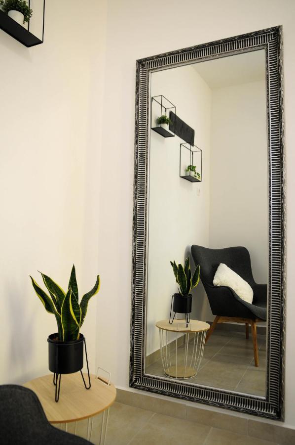 Apartman Gulliver In The Center, 10 Meters From The Sea With Private Parking In Natural Shade Рабац Екстер'єр фото