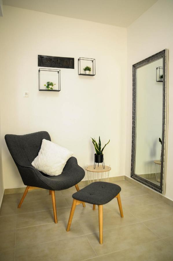 Apartman Gulliver In The Center, 10 Meters From The Sea With Private Parking In Natural Shade Рабац Екстер'єр фото