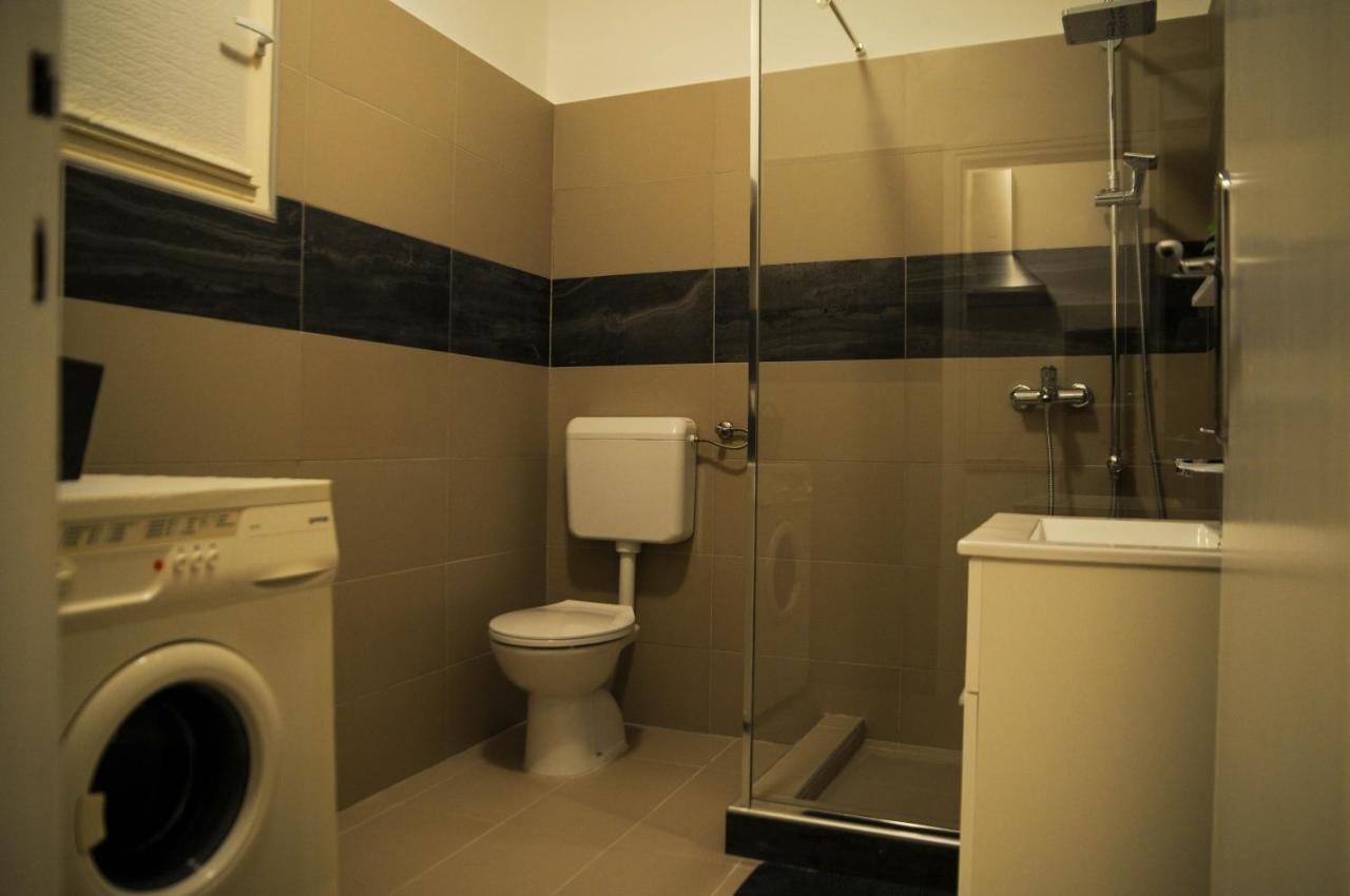 Apartman Gulliver In The Center, 10 Meters From The Sea With Private Parking In Natural Shade Рабац Екстер'єр фото