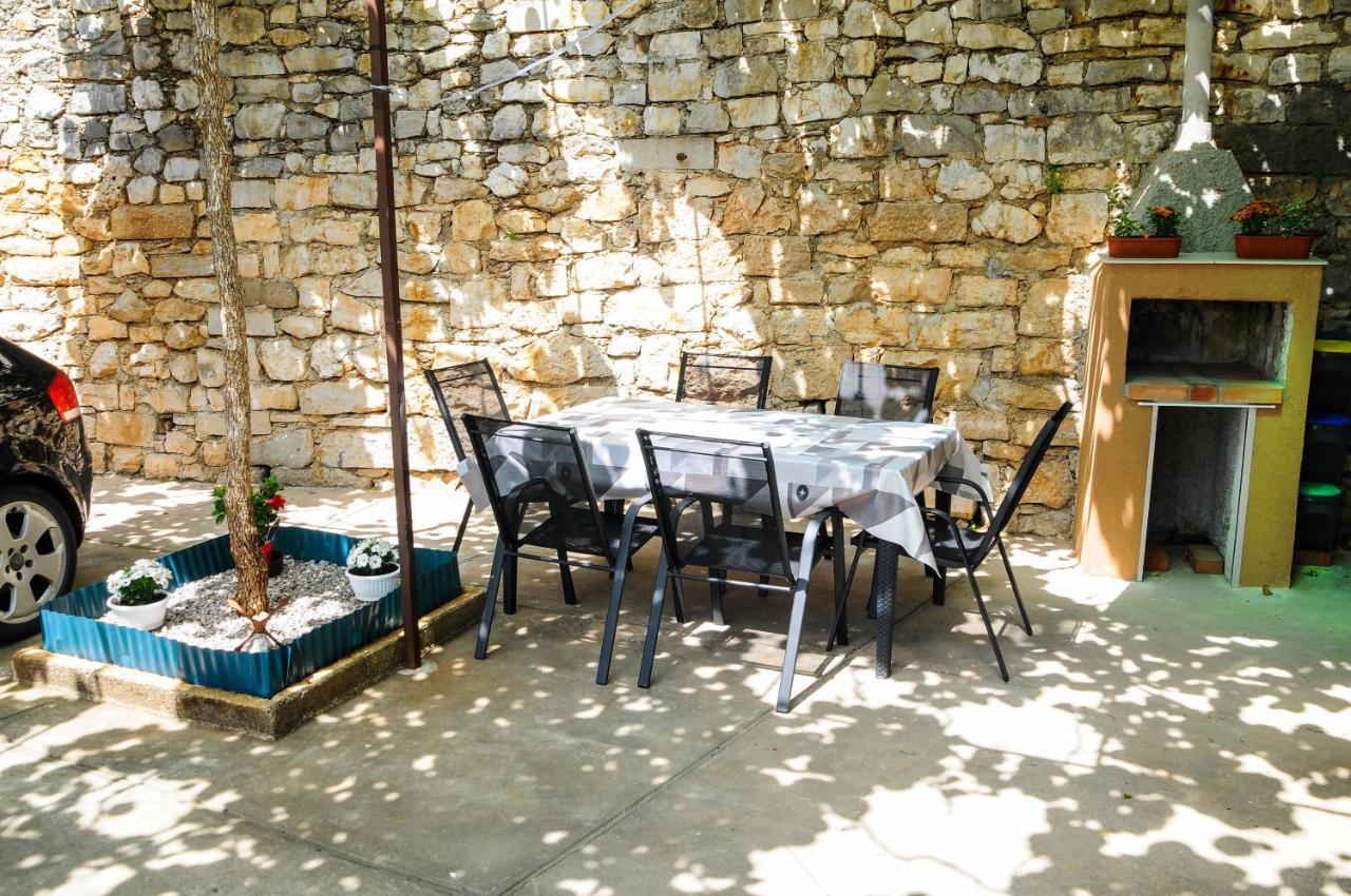 Apartman Gulliver In The Center, 10 Meters From The Sea With Private Parking In Natural Shade Рабац Екстер'єр фото